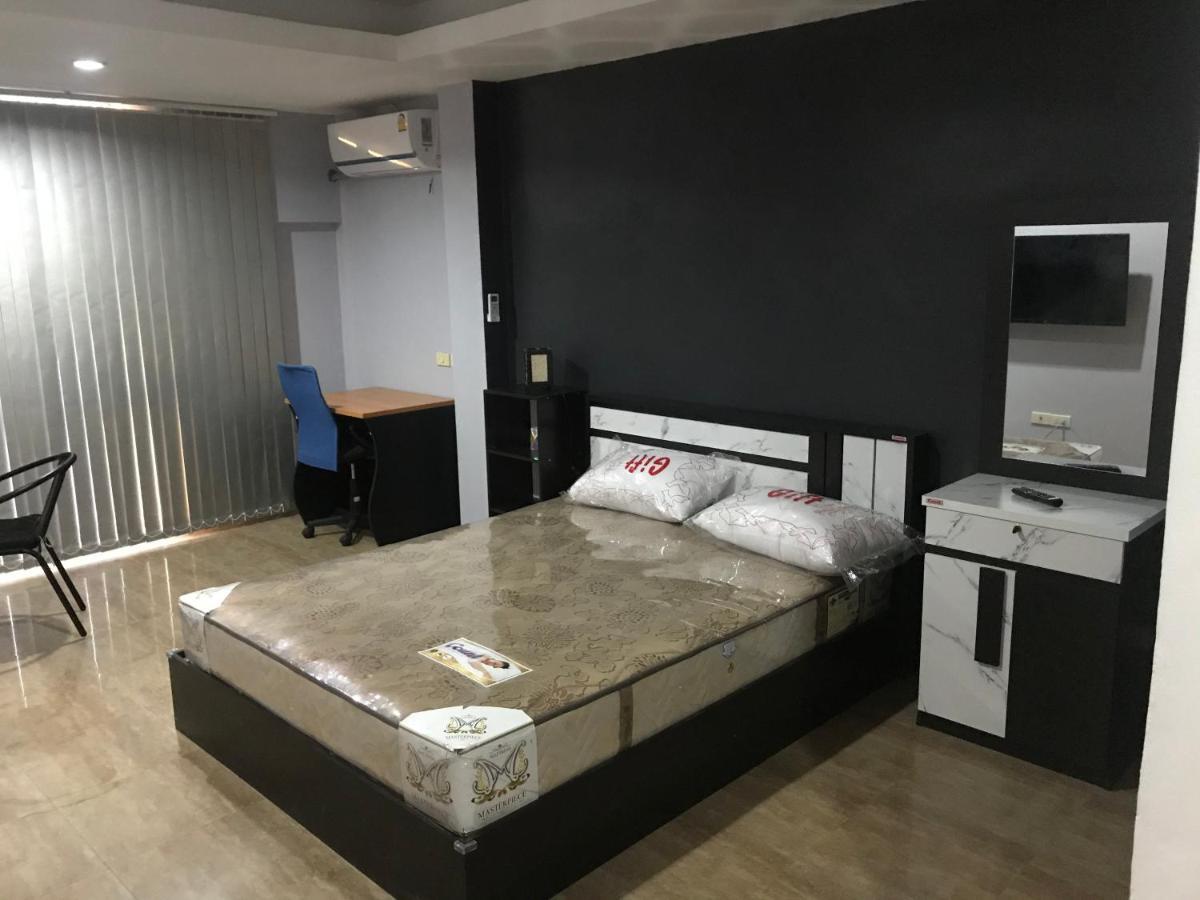 Old Town Hotel Pantai Jomtien Luaran gambar